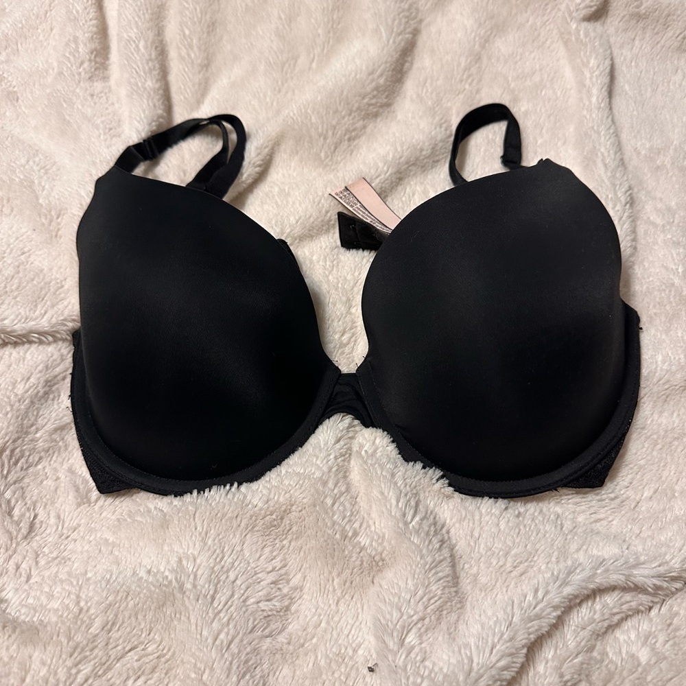Victoria's Secret t-shirt lightly lined demi